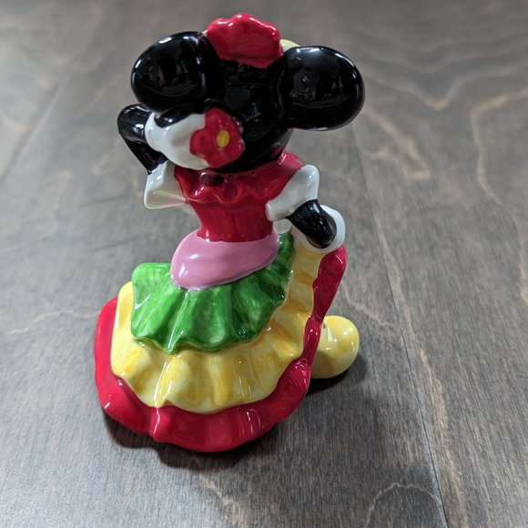 Minnie Mouse - Picture 2 of 6